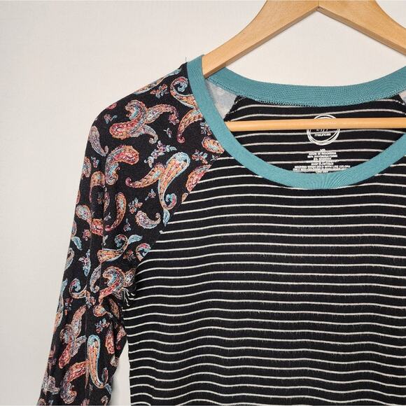🌻3 for $18 Maurices Paisley Stripe 3/4" Top - Picture 1 of 4